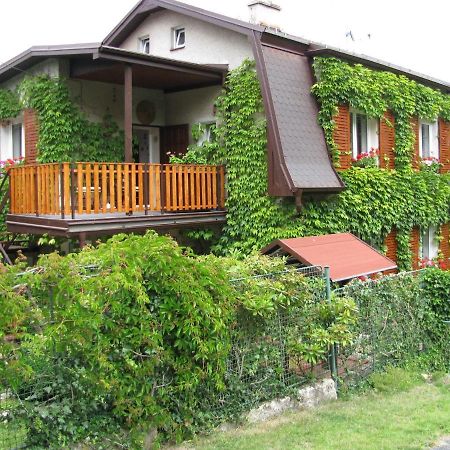 Modern Apartment In Carlsbad With Garden Karlsbad Eksteriør billede