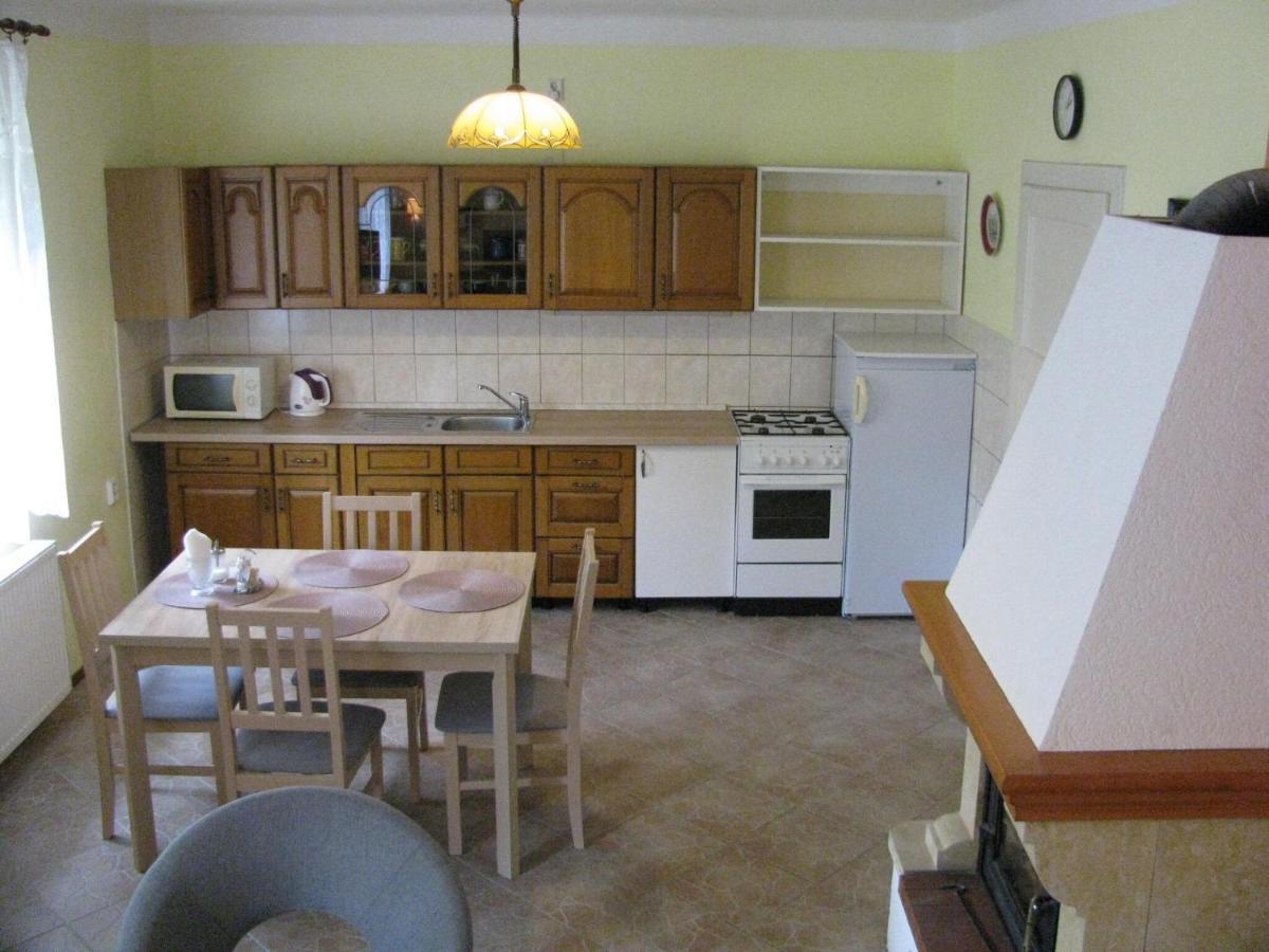 Modern Apartment In Carlsbad With Garden Karlsbad Eksteriør billede